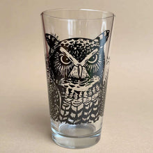 Load image into Gallery viewer, Pint Glasses Featuring Art of The Bowl Maker